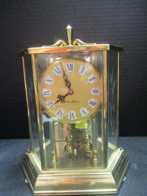 Seth Thomas Bequest Anniversary Clock: 8" W x 9" H