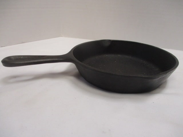 Cast Iron #3 Skillet (1 of 3)