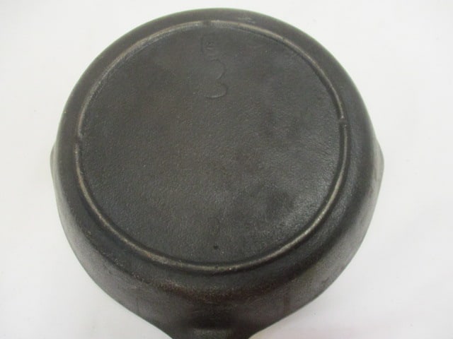 Cast Iron #3 Skillet - 3