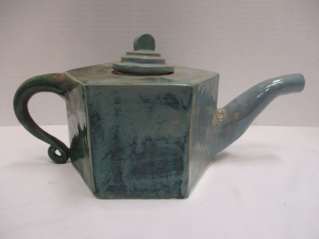 Hexagonal Geometric Design Teapot (1 of 5)