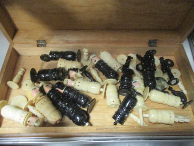 Vtg. Rummikub Game in Case & Vtg. Tarasco Style Chess Set - 4