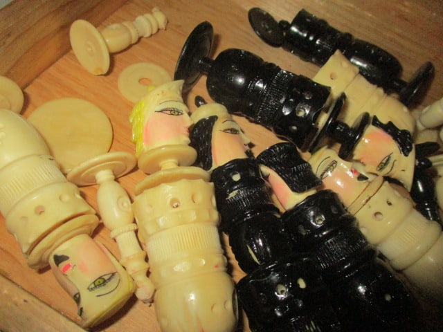 Vtg. Rummikub Game in Case & Vtg. Tarasco Style Chess Set - 5