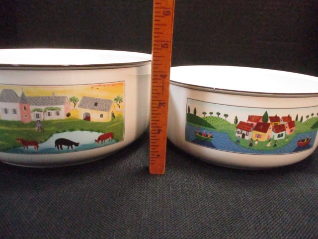Villeroy & Boch (Naif Design) Lot of 2 Serving Bowls - 6