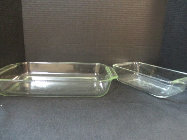 Anchor Hocking Loaf Pan & Pyrex 3 Qt. Casserole Dish: .