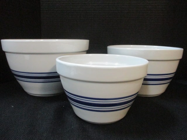 Crate & Barrel 3 PC Mixing Bowl Set: .