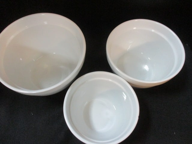 Crate & Barrel 3 PC Mixing Bowl Set - 3