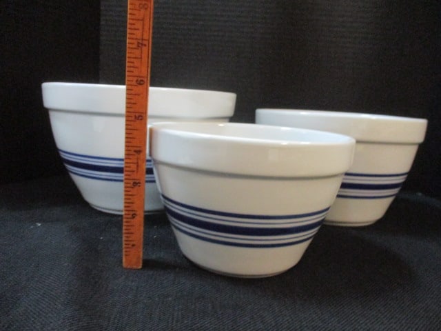Crate & Barrel 3 PC Mixing Bowl Set - 5