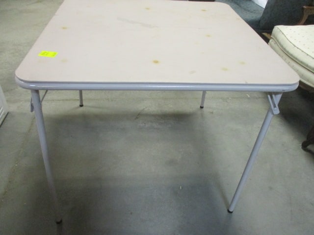 Meco Card Table w/Folding Legs: 34 x 34