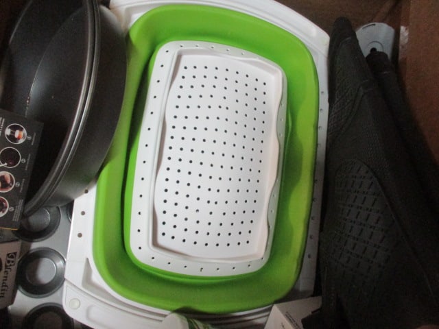 Bakeware & Misc. Kitchen Items Grouping - 2