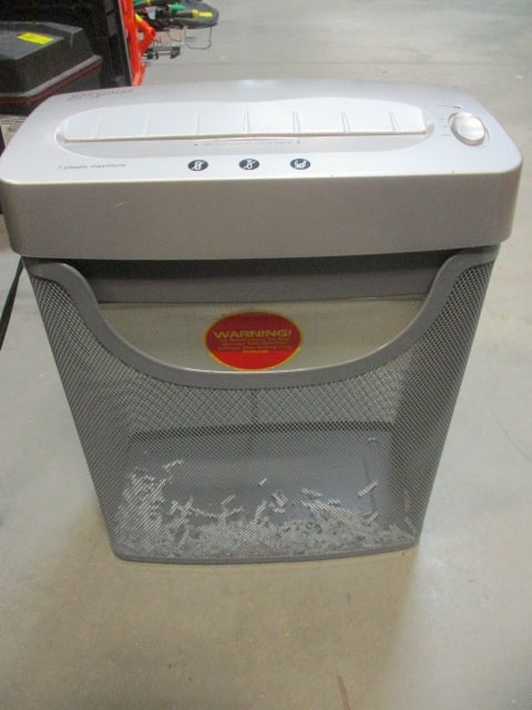 Executive EPS-711X Paper Shredder: .