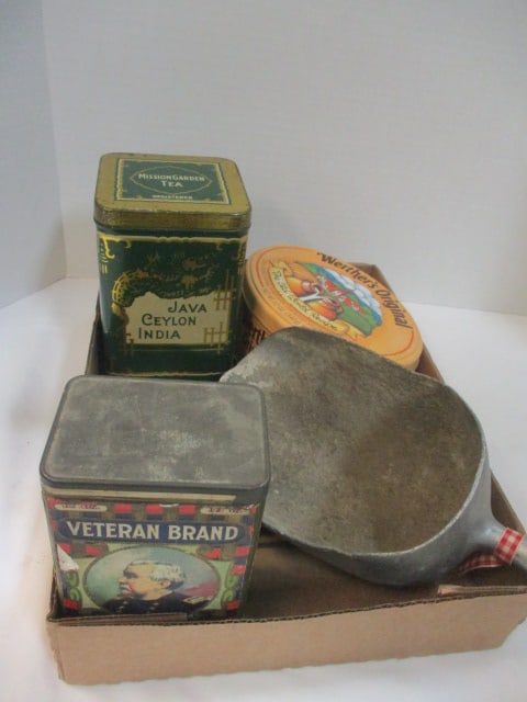 Vtg. Tins, Vtg. Grain/Feed Scoop: .