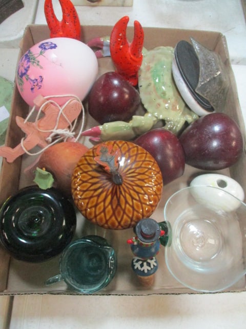 Art Glass & Decorative Items Grouping: See all pictures