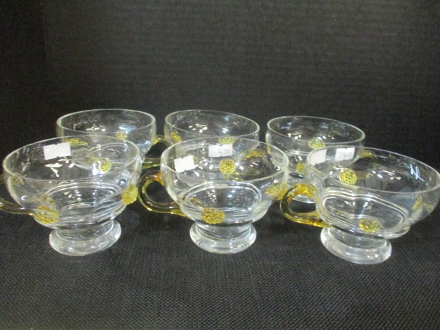 Bullseye & Daisy Patern Clear Glass Cups (5) w/Gold Handle: See all pictures
