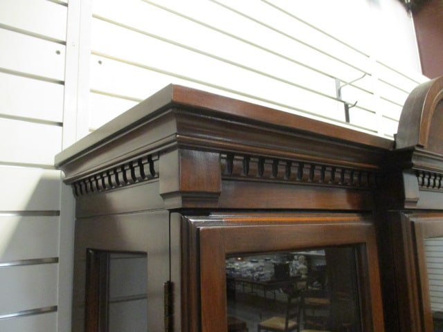 Harden Colonial Revival Mahogany 2 Piece Illuminated Breakfront China Hutch - 5