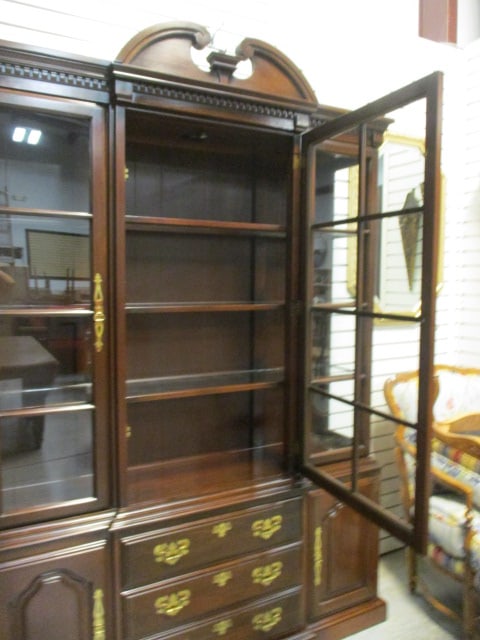 Harden Colonial Revival Mahogany 2 Piece Illuminated Breakfront China Hutch - 8