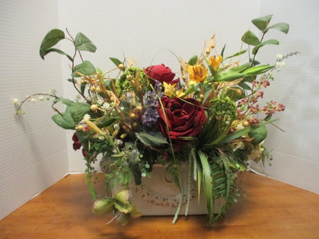 Classic Designs Crackle Finish Planter with Nice Silk Floral Arrangement (1 of 7)