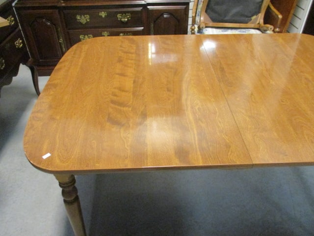 Early American Style Dining Table with Two Leaves - 2