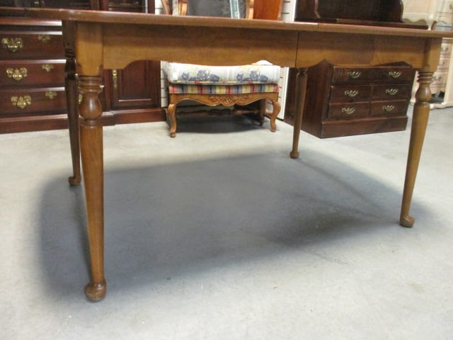 Early American Style Dining Table with Two Leaves - 5