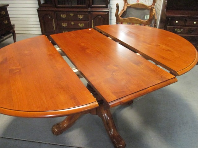 Ethan Allen Country Crossings Center Turned Pedestal Dining Table with Leaf - 10