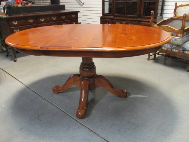 Ethan Allen Country Crossings Center Turned Pedestal Dining Table with Leaf (1 of 14)