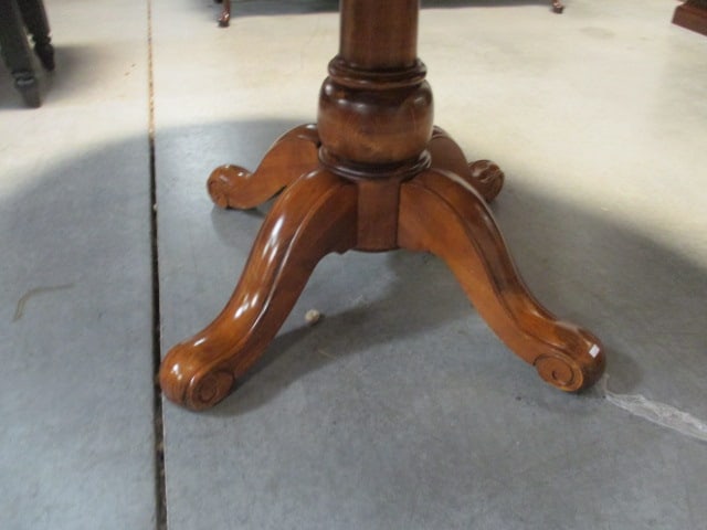 Ethan Allen Country Crossings Center Turned Pedestal Dining Table with Leaf - 5