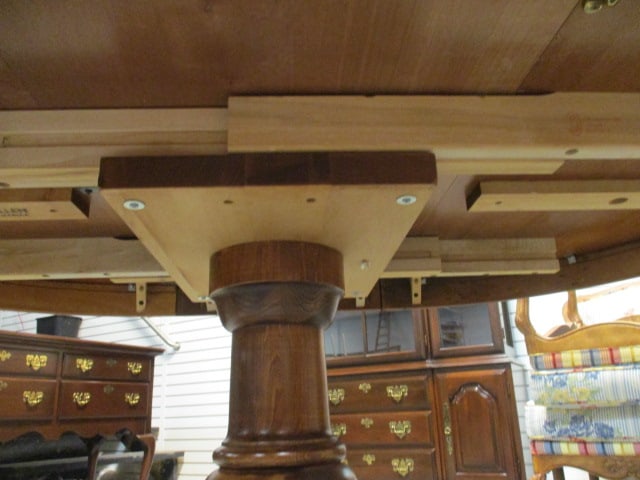 Ethan Allen Country Crossings Center Turned Pedestal Dining Table with Leaf - 6