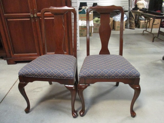 Pair of Queen Anne Style Mahogany Side Chairs (1 of 7)