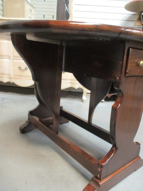 Ethan Allen Early American Style Dark Stained Pine Drop Leaf Lamp Table with Drawer - 5