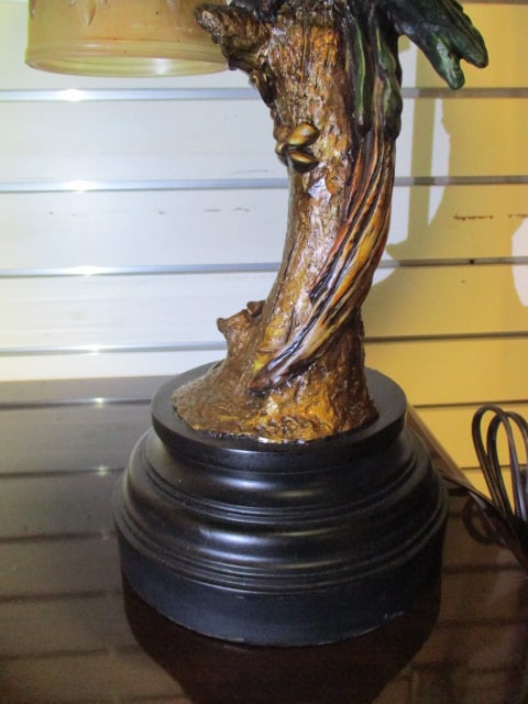 Sculpted Tropical Parrot Table Lamp with Frosted Leaf Glass Shade Night Light - 3