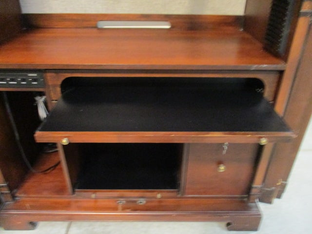 Thomasville Mahogany Raised Panel Computer Armoire with Carved Leaf Accents - 10