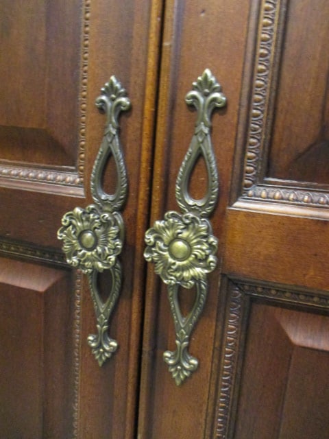 Thomasville Mahogany Raised Panel Computer Armoire with Carved Leaf Accents - 19