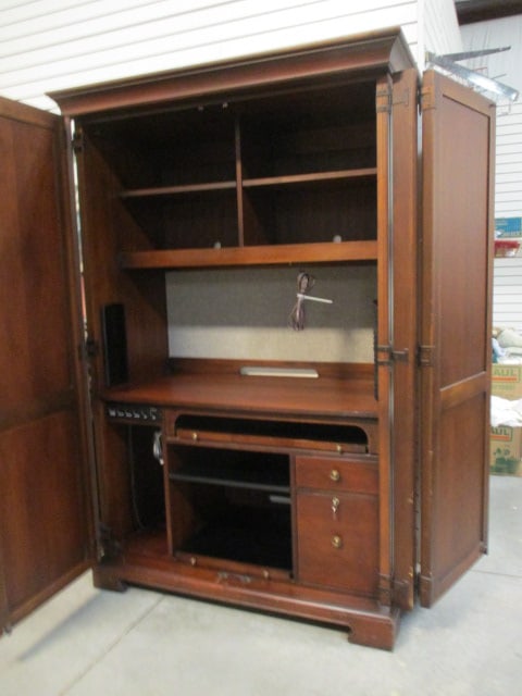 Thomasville Mahogany Raised Panel Computer Armoire with Carved Leaf Accents - 5