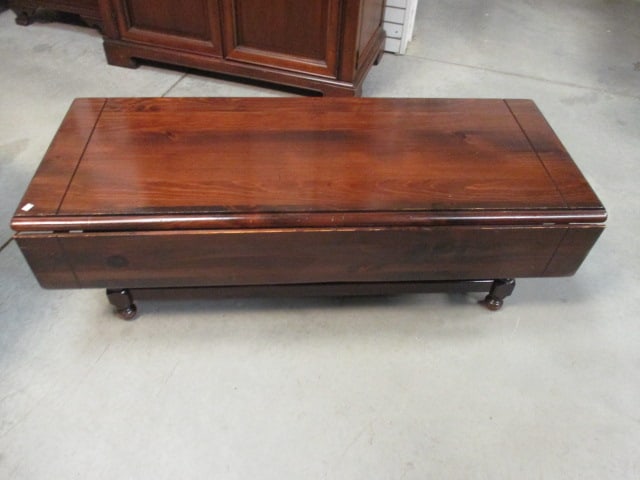 Ethan Allen Early American Style Dark Stained Pine Drop Leaf Coffee Table - 3