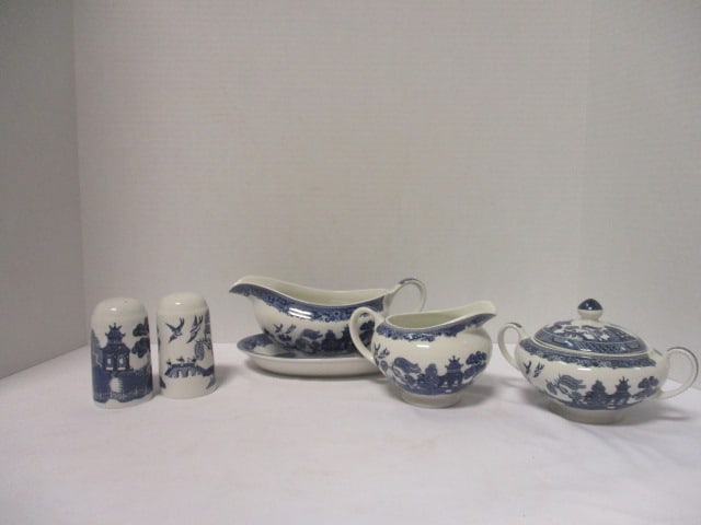 Johnson Bros. Blue Willow 5 Piece Completer Set: Set includes Shakers, Creamer, Lidded Sugar Bowl and Sauce Boat with Underplate, all pieces are microwave/freezer safe