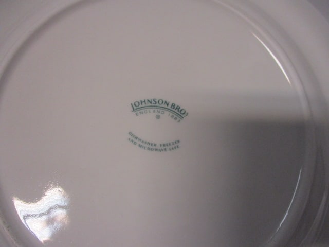 16 Johnson Bros. Blue Willow Square Salad/Dessert Plates - 4