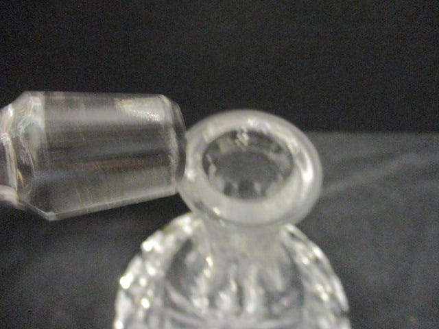 Vintage Crystal Decanter with Faceted Stopper - 3