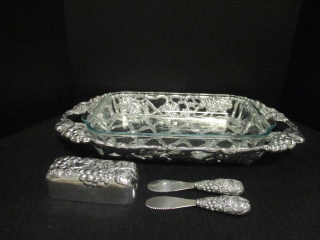 Arthur Court Grape Pyrex Holder, Butter Dish Cover and Spreaders (1 of 11)