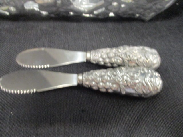Arthur Court Grape Pyrex Holder, Butter Dish Cover and Spreaders - 2