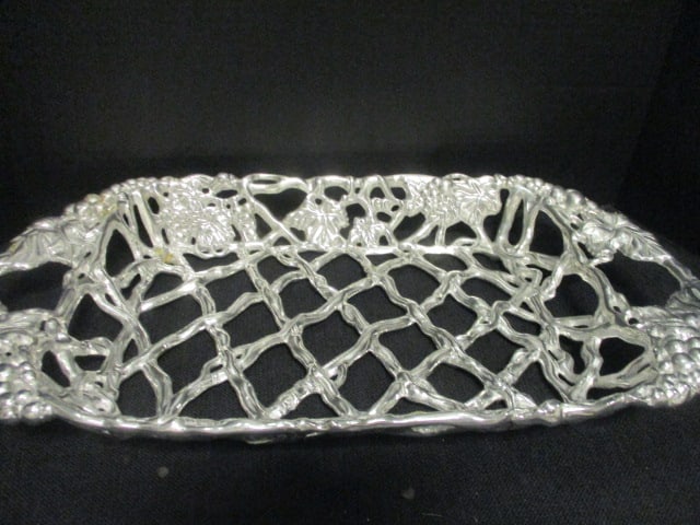 Arthur Court Grape Pyrex Holder, Butter Dish Cover and Spreaders - 8