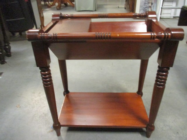 Early American Style Solid Wood Magazine Rack/Side Table with Turned Spindle Legs: 14" x 19 3/4" x 22 1/2", few scuffs, Local Pickup Only
