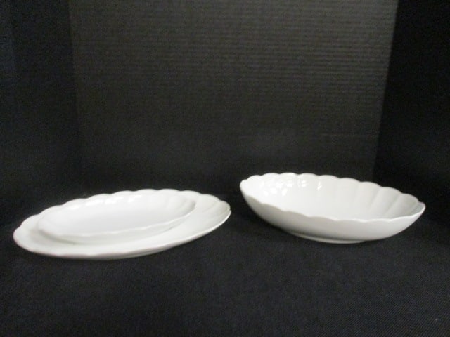 Kaiser "Romantica" West Germany Porcelain Oval Vegetable Bowl and Two Trays (1 of 9)
