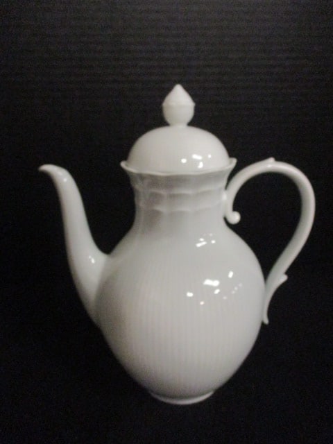 Kaiser "Romantica" West Germany Porcelain Coffee Pot: 9 1/2"h