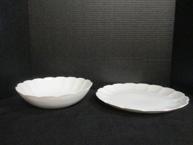 Kaiser "Romantica" West Germany Porcelain Round Vegetable Bowl and Tray (1 of 6)