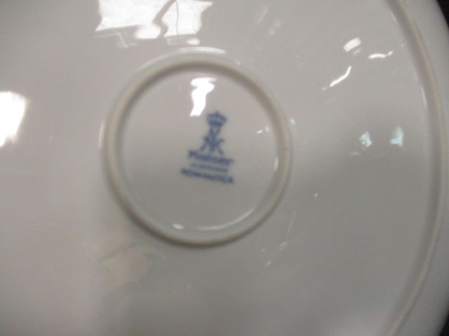 Kaiser "Romantica" West Germany Porcelain Round Vegetable Bowl and Tray - 3