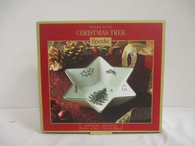New Old Stock Spode "Christmas Tree" Star Bowl in Original Box (1 of 3)