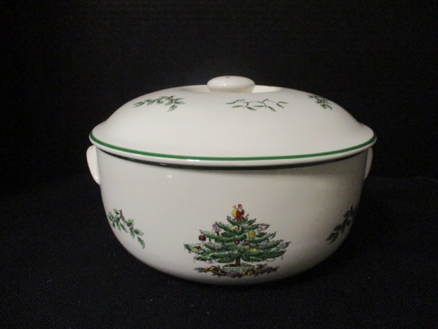 Spode "Christmas Tree" Oven to Table Round Covered Casserole: 9"dia