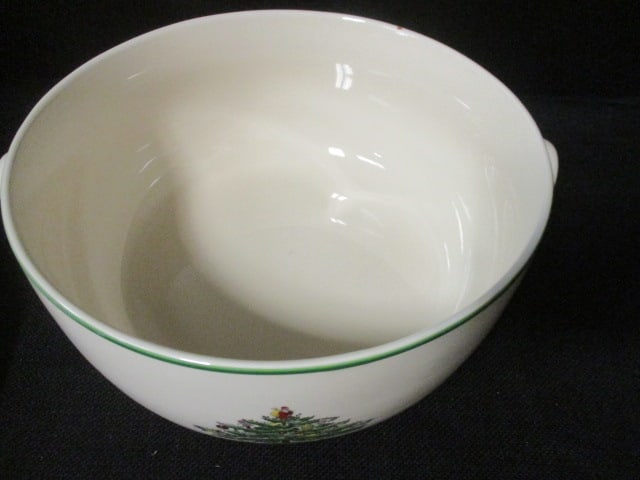 Spode "Christmas Tree" Oven to Table Round Covered Casserole - 3