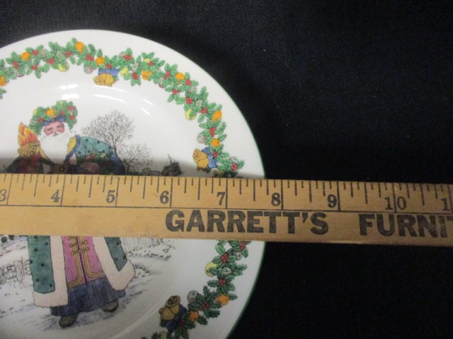Six Spode "Santas Around the World" Annual Collector Plate - 14