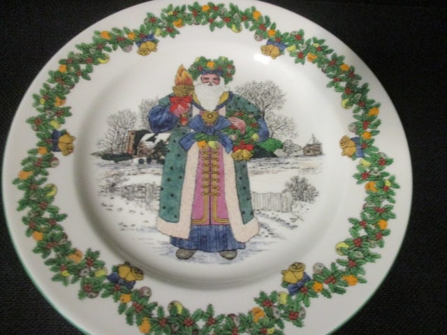 Six Spode "Santas Around the World" Annual Collector Plate - 2