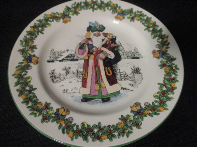 Six Spode "Santas Around the World" Annual Collector Plate - 4